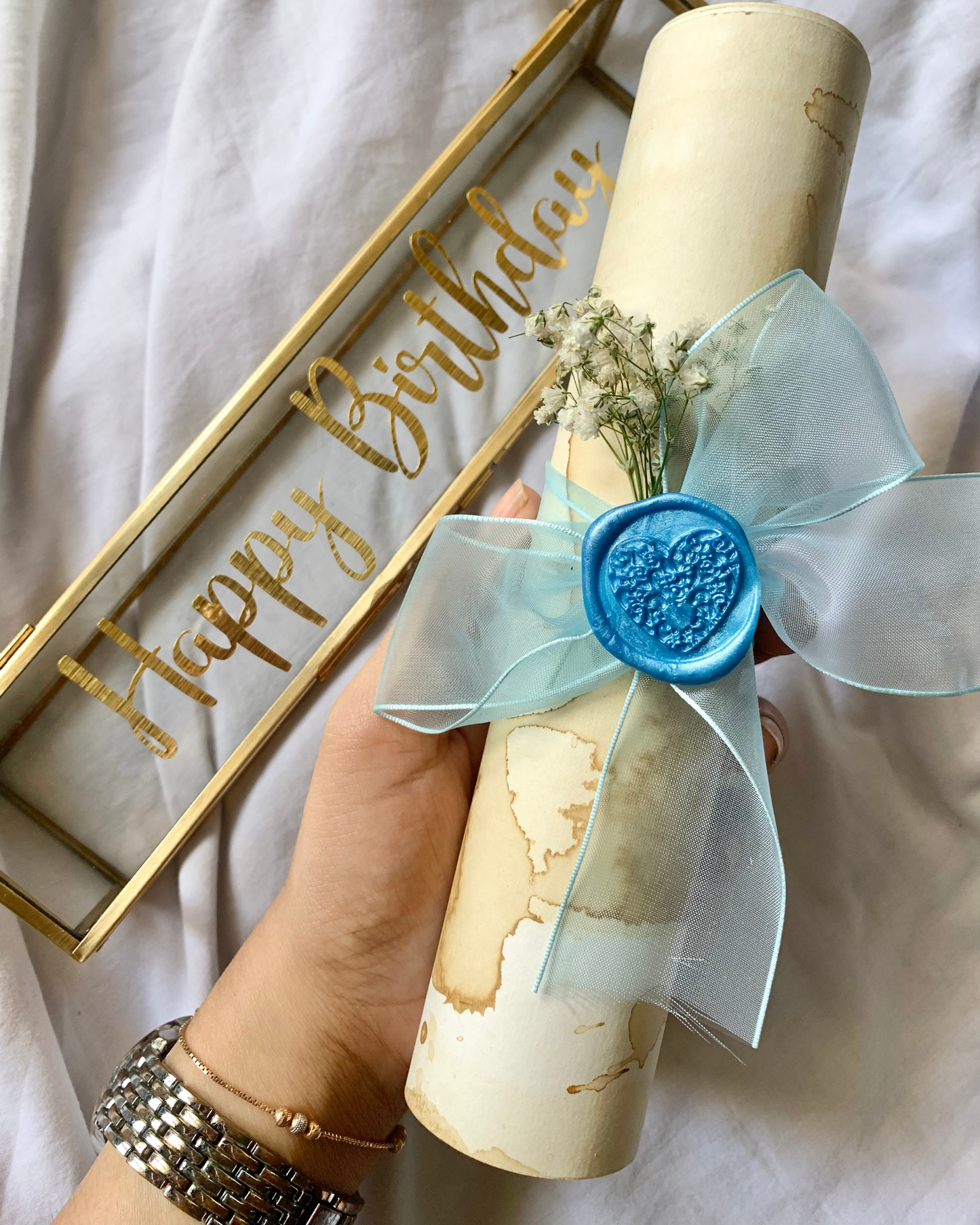 Handwritten Letter with Scroll Box